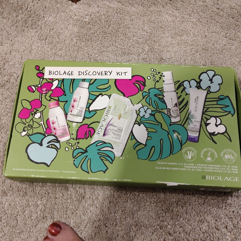 Biolage Discovery Kit with Floral Design